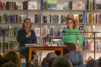 2025 - Lesung - Susanne Gregor – aus ihrem Buch „Halbe Leben“, in  der Buchhandlung "Kurdirektion", in Bad Ischl, im Rahmen der Kulturinitiative "Literaturschiff", am 31.01.2025.-stock-foto
