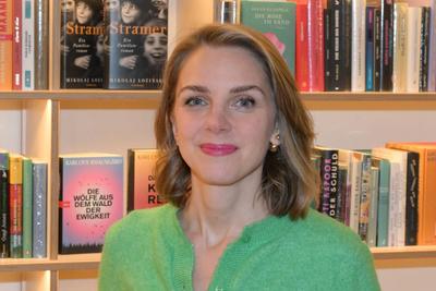 2025 - Lesung - Susanne Gregor – aus ihrem Buch „Halbe Leben“, in  der Buchhandlung "Kurdirektion", in Bad Ischl, im Rahmen der Kulturinitiative "Literaturschiff", am 31.01.2025.-stock-foto