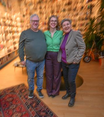 2025 - Lesung - Susanne Gregor – aus ihrem Buch „Halbe Leben“, in  der Buchhandlung "Kurdirektion", in Bad Ischl, im Rahmen der Kulturinitiative "Literaturschiff", am 31.01.2025.-stock-foto