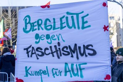 Demonstration gegen Friedrich Merz gegen die CDU und AFD in Dortmund.-stock-foto