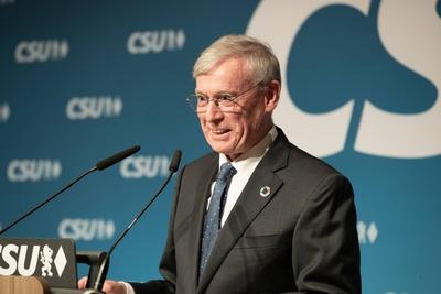 Europa Symposium zum 80 Geburtstag von Theo Waigel Bundespr?sident a D Horst K?hler spricht Zum-stock-photo