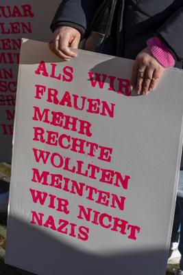 Demonstration gegen Friedrich Merz gegen die CDU und AFD in Dortmund.-stock-foto