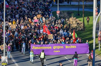 Demo gegen Rechts, Zusammen gegen Rechts, Essen, Nordrhein-Westfalen, Deutschland-stock-photo