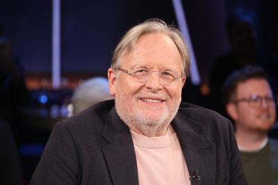 Dietrich Gr?nemeyer, Arzt, Wissenschaftler und Autor, zu Gast in der NDR Talk Show, Fototermin am 31.1.2025 im Fernsehst-stock-foto