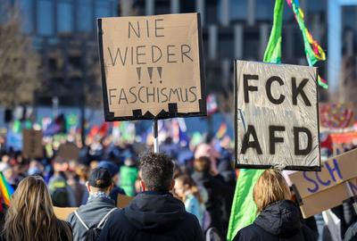 Demo gegen Rechts, Zusammen gegen Rechts, Essen, Nordrhein-Westfalen, Deutschland-stock-photo