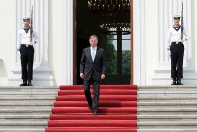 Bundespr?sident Horst K?hler GER CDU verl?sst anl?sslich des Besuchs der finnischen Staatspr?siden-stock-foto