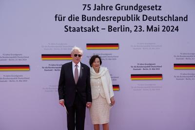 75 Jahre Grundgesetz, Staatsakt Platz vor dem Bundeskanzleramt 75 Jahre Grundgesetz, Staatsakt Platz vor dem Bundeskanzl-stock-photo
