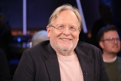 Dietrich Gr?nemeyer, Arzt, Wissenschaftler und Autor, zu Gast in der NDR Talk Show, Fototermin am 31.1.2025 im Fernsehst-stock-foto