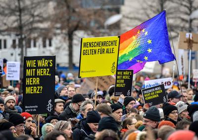 Politik , Aufstand der Anstaendigen ? Demo f?r die Brandmauer in Berlin-stock-foto