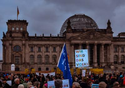 Politik , Aufstand der Anstaendigen ? Demo f?r die Brandmauer in Berlin-stock-foto