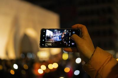 02.02.2025, Lichterkette gegen Rechtsruck, N?rnberg: Um gegen die Entscheidung von Friedrich Merz, mit der AfD zu stimme-stock-photo