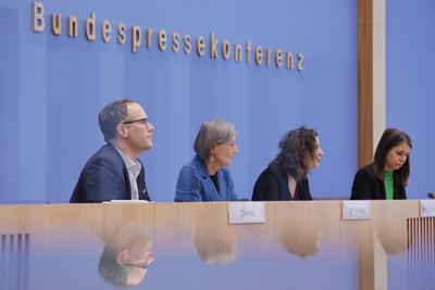 Philipp Denker, Direktor bei der PD - Berater der ?ffentlichen Hand GmbH, Dorothea St?rr-Ritter, Mitglied des NKR, Prof.-stock-foto