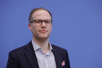 Philipp Denker, Direktor bei der PD - Berater der ?ffentlichen Hand GmbH, Deutschland, Berlin, Bundespressekonferenz, Th-stock-foto