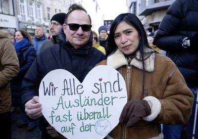 Demonstration in Bonn gegen Rechts und Rassismus  |Demonstration in Bonn against right-wing politics and racism|-stock-foto