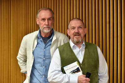 Entertainment Bilder des Tages Der schwedische Autor Hakan Nesser und der Schauspieler Dietmar B?r liest am 19.10.2019-stock-photo
