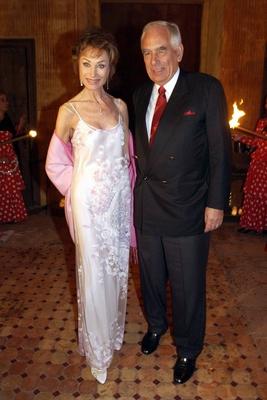 Bildnummer: 50430391  Datum: 13.04.2004  Copyright: imago/Wei?fu?Dr. Antje-Katrin K?hnemann mit Ehemann Dr. J?rg G?hring (beide GER) anl?sslich des Spring Festivals in Marbella , Personen; 2004, Marbella, Parties, Festival, Sambat?nzerin, Sambat?nzer, ?rztin, Medizinerin, Mediziner, Arzt, ?rzte, Moderatorin, Moderator, TV, Fernsehen, Fernsehmoderatorin, Fernsehmoderator, Paar, Paare, Ehepaar, Ehepaare, Mann, Ehefrau, Frau; , hoch, Kbdig, Gruppenbild, Spanien, Randbild, People-stock-foto