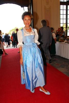 Bildnummer: 51989204  Datum: 18.07.2007  Copyright: imago/LindenthalerModeratorin Dr. Antje-Katrin K?hnemann (GER) anl?sslich des Empfangs des Bayerischen Landtagspr?sidenten in Oberschlei?heim, Personen, optimistisch; 2007, Oberschlei?heim, Empfang, Empf?nge, Landtagspr?sidentenempfang, TV, Fernsehmoderatorin, Moderator, Fernsehmoderator, Bekleidung, Outfit, Kleid, Kleider,; , hoch, Kbdig, Einzelbild, Freisteller, Deutschland, Randbild, People-stock-foto