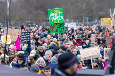 Demo ?Aufstand der Anst?ndigen: Wir sind die Brandmauer?-stock-foto