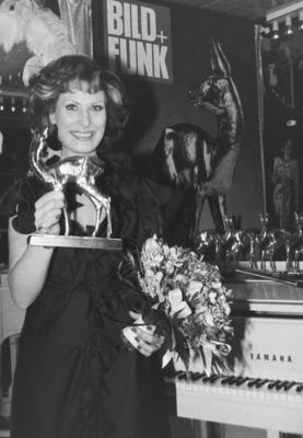 Archiv Dr Antje Katrin Kuehnemann Muenchen 1982 Archiv Motive Kays Bistro Gaeste Bambi Verleihung Muenchen *** Archive D-stock-photo