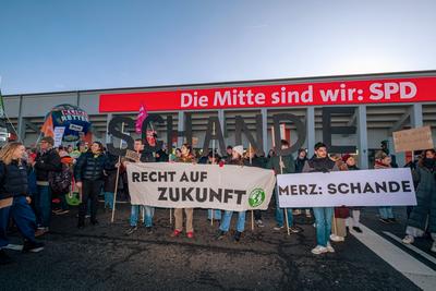 Proteste vor CDU-Parteitag in Berlin-stock-foto
