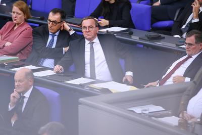 Berlin, Deutschland, 29.01.2025: Deutscher Bundestag: 209. Bundestagssitzung: Bundesminister der Verteidigung Boris Pist-stock-foto