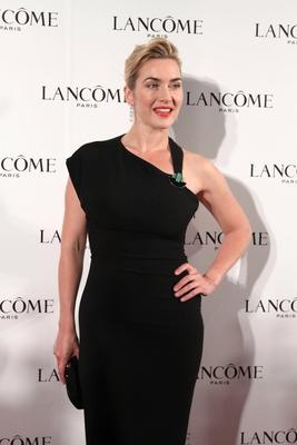 Bildnummer: 55587208  Datum: 11.07.2011  Copyright: imago/China Foto PressBEIJING, CHINA - JULY 11: (CHINA OUT) English actress Kate Winslet poses for photos during Lancome Press Conference on July 11, 2011 in Beijing, China. PUBLICATIONxINxGERxSUIxAUTxHUNxONLY Entertainment People premiumd x0x xkg 2011 hoch Bildnummer 55587208 Date 11 07 2011 Copyright Imago China Photo Press Beijing China July 11 China out English actress Kate Winslet Poses for Photos during Lancome Press Conference ON July 11 2011 in Beijing China PUBLICATIONxINxGERxSUIxAUTxHUNxONLY Entertainment Celebrities premiumd x0x xkg 2011 vertical-stock-foto