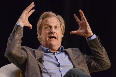 MONTCLAIR, NJ - MAY 05: Actor Jeff Daniels speaks at the Montclair Film Festival on May 5, 2018 in Montclair, NJ. PUBLI-stock-foto