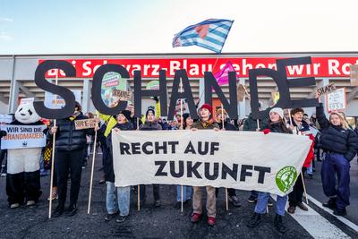 Proteste vor CDU-Parteitag in Berlin-stock-foto
