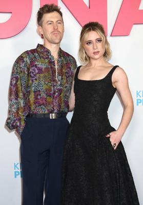 Netflix's Kinda Pregnant Premiere-stock-foto