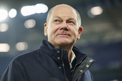 Bundeskanzler Olaf Scholz besucht die Veltins Arena-stock-photo