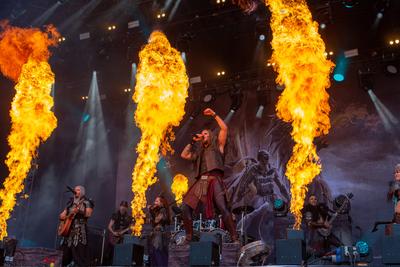 M era Luna 2022: Emotionales Wiedersehen der internationalen Schwarzen Szene Rund 25.000 Musikfans haben Hildesheim ern-stock-foto