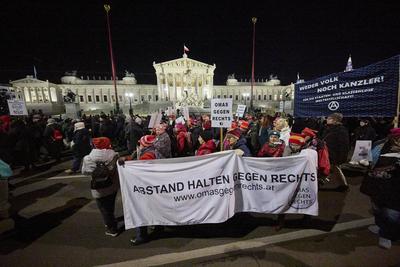 25 Jahre Donnerstagsdemo-stock-photo