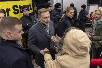 03. Februar, 2025, Freiburg im Breisgau. FDP-Chef Christian Lindner machte auf seiner Wahlkampftour Halt in der Gr?nen-H-stock-foto