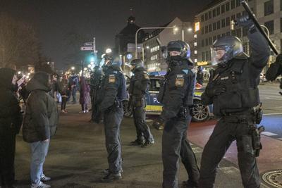 03.02.2025, Demonstrationen, N?rnberg: Am Abend demonstrierten erneut ca. 700-800 Personen aus dem linken Spektrum gegen-stock-photo
