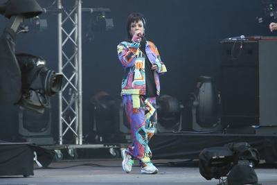 English singer Lily Allen performs on the first day of the Isle of Wight Festival 2019 at Seaclose Park in Newport, Isl-stock-foto