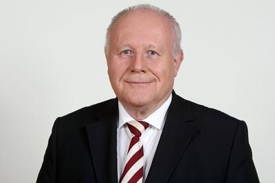 Bildnummer: 54118137  Datum: 07.06.2010  Copyright: imago/STAR-MEDIAProf. Dr. Georg Milbradt ( GER / CDU ) anl??lich der MDR - Polit - Talkrunde Fakt ist...! zum Thema Ostmark, D-Mark, Euro: Und was kommt jetzt? am 07.06.2010 in Leipzig. People Wirtschaft TV Fakt Portr?t kbdig xcb 2010 quer premiumd xint 2010 quer Querformat Deutschland Fernsehen Freisteller Leipzig live Livesendung MDR Mitteldeutscher Rundfunk Person Personen Politik Politiker Portrait Portraits Sachsen Studio Studioaufnahme Talk Talkrunde Talkshow TV o0 shootingBildnummer 54118137 Date 07 06 2010 Copyright Imago Star Media Prof Dr Georg Milbradt ger CDU during the MDR Polit Talk round Fact is to Theme Ostmark D Mark Euro and what , Now at 07 06 2010 in Leipzig Celebrities Economy TV Fact Portrait Kbdig  2010 horizontal premiumd  2010 horizontal Landscape Germany Television cut out Leipzig Live Live broadcast MDR resources Broadcasting Person People politics Politicians Portrait Portraits Saxony Studio Studio shooting Talk Talk round Talk show TV o0 Shooting-stock-photo