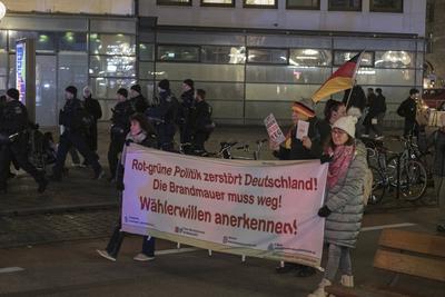 03.02.2025, Demonstrationen, N?rnberg: Am Abend demonstrierten erneut ca. 700-800 Personen aus dem linken Spektrum gegen-stock-photo