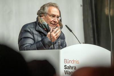Klaus Ernst, bayerischer BSW-Vorsitzender, bei Wahlkampfauftritt auf dem Marienplatz, M?nchen, 3. Februar 2025-stock-foto