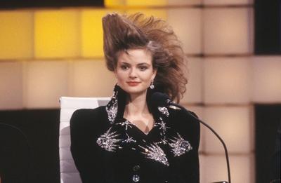Gr?fin Gloria von Thurn und Taxis 02/86 - Frau Gesellschaft Adel dunkelhaarig langhaarig Hochsteckfrisur seri?s Blazer-stock-foto