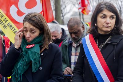 Renault Workers Hold Protest Against Lay-Offs-stock-foto