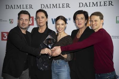 von links Christian SCHWOCHOW Regisseur Desiree NOSBUSCH Schauspielerin Paula BEER Schauspiele-stock-photo