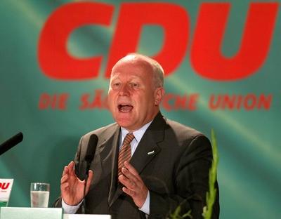 Georg Milbradt, saechsischer Ministerpraesident und Landesvorsitzender der CDU Sachsen spricht auf dem Landesparteitag-stock-photo