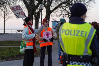 ?sterreich; Demonstration f?r Demokratie und Menschenrechte / Demonstration gegen Rechts / Demonstration gegen FP? Regie-stock-foto