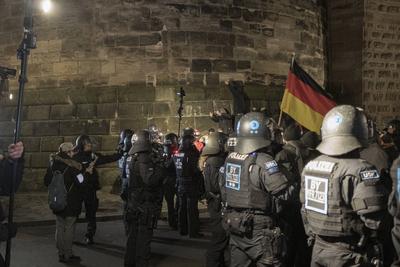 03.02.2025, Demonstrationen, N?rnberg: Am Abend demonstrierten erneut ca. 700-800 Personen aus dem linken Spektrum gegen-stock-photo