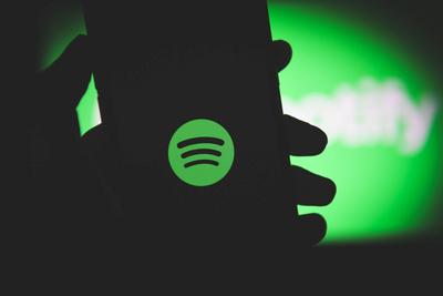 Symbolbilder Spotify, Bundesweite St?rung am 10.10.2020 bei der Musikstreaming-App Spotify. Das Logo von Spotify wird au-stock-foto