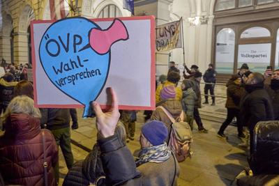 25 Jahre Donnerstagsdemo-stock-photo
