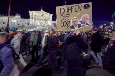 25 Jahre Donnerstagsdemo-stock-photo