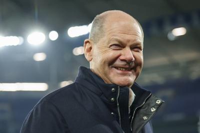 Bundeskanzler Olaf Scholz besucht die Veltins Arena-stock-photo