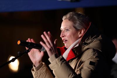 Alice Weidel (Vorsitzende der AfD-Bundestagsfraktion) spricht w?hrend einer Kundgebung der AfD gegen die Impfpflicht in-stock-photo