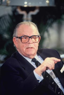 Der Politiker Hans-J?rgen Wischnewski , SPD, zu Gast in einer Talkshow am 22.01.1991 *** The politician Hans J?rgen Wisc-stock-photo